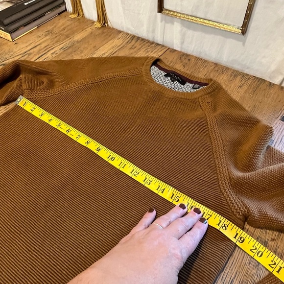 TED BAKER LONDON • Brown Textured Knit Sweater • Size 3 (M) - Picture 4 of 7